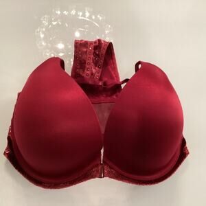 Victoria’s Secret Bra 32DDD That Hooks in the Front NWOT in Color Cranberry